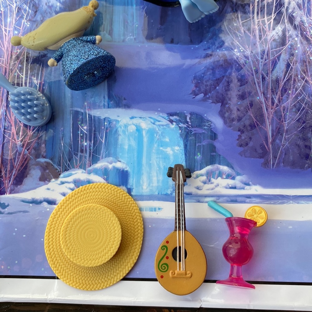 - 💕 Preloved Disney Parks Elsa Animator’s Collection Playset ❄️⛄️ - Picture 6 of 11